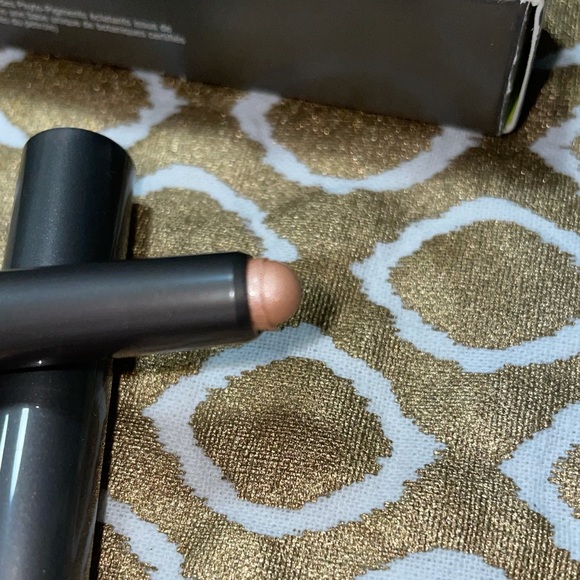 NEW Juice Beauty Cream Shadow Stick! - Picture 6 of 9